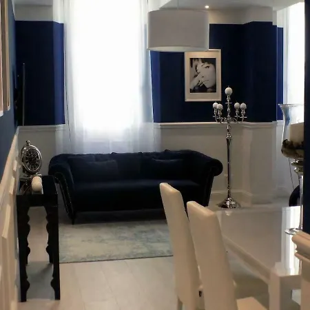 Hs4u The Blue Charm Apartment
